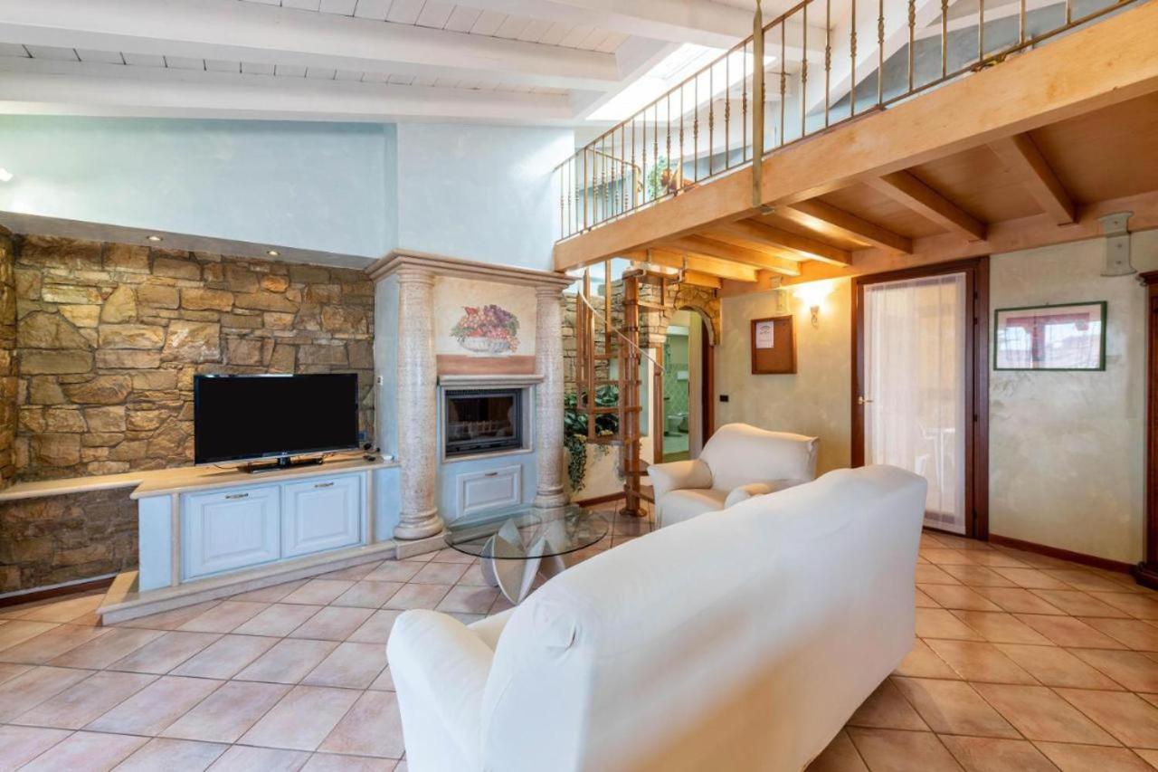 Casa Vacanze Baccolo Польпенацце-дель-Гарда Экстерьер фото