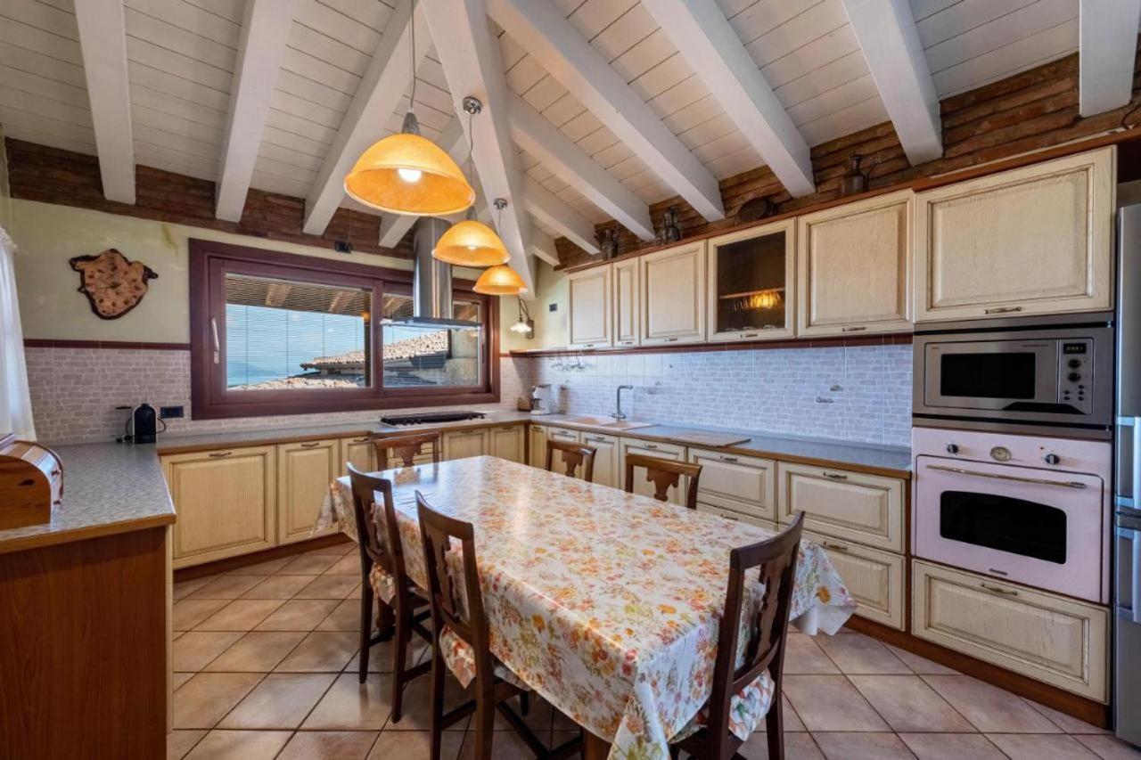 Casa Vacanze Baccolo Польпенацце-дель-Гарда Экстерьер фото